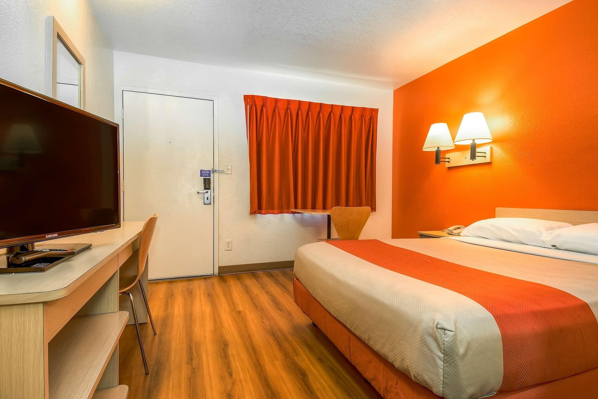 6-corona, Ca Hotel Corona