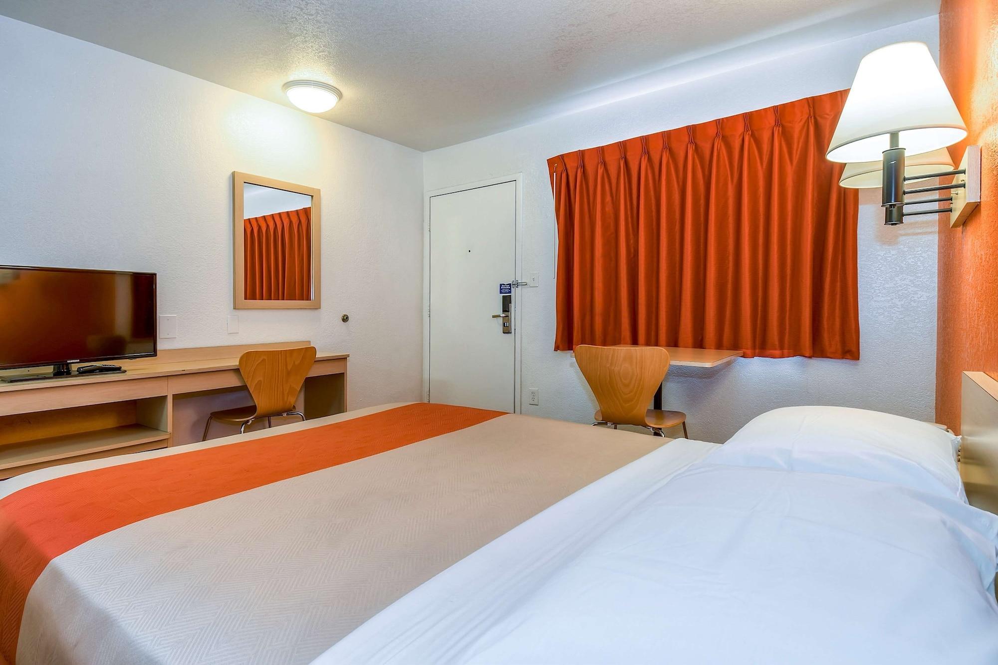 6-corona, Ca Hotel Corona